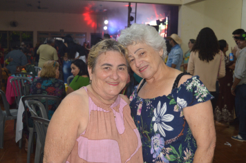 Foto relacionada - Baile Havaiano da melhor idade traz a onda tropical para Guaíra