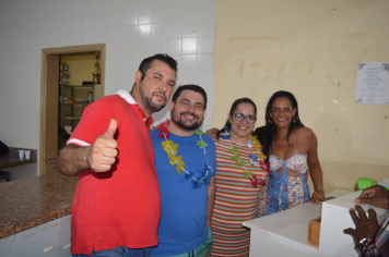 Foto relacionada - Baile Havaiano da melhor idade traz a onda tropical para Guaíra