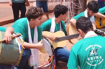 Foto relacionada - Foliões de Reis realizam encerramento festivo na Praça São Sebastião