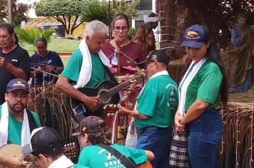 Foto relacionada - Foliões de Reis realizam encerramento festivo na Praça São Sebastião
