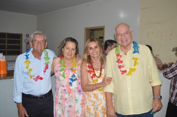 Foto relacionada - Baile Havaiano da melhor idade traz a onda tropical para Guaíra