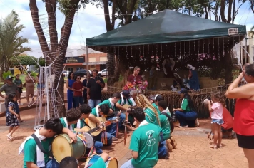 Foto relacionada - Foliões de Reis realizam encerramento festivo na Praça São Sebastião