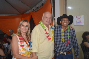 Foto relacionada - Baile Havaiano da melhor idade traz a onda tropical para Guaíra