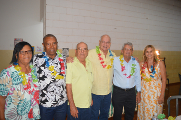 Foto relacionada - Baile Havaiano da melhor idade traz a onda tropical para Guaíra