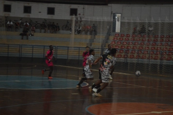 Foto relacionada - Taça Guaíra de Futsal agita ginásio de esportes com jogos disputados