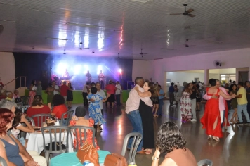 Guaíra Celebra Páscoa com Baile de Forró para a Melhor Idade