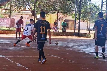 “Mais Esporte nos Bairros” leva rodada da Taça Guaíra de Futsal Infantil para a quadra da Vila Aparecida