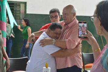 Junão participa de momento emocionante com Papai Noel na APAE de Guaíra