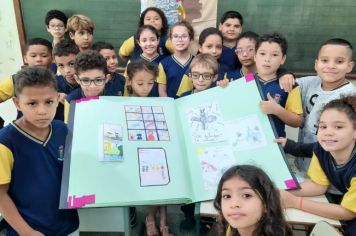 Alunos de EMEF criam Livro Gigante em campanha contra o mosquito Aedes aegypti