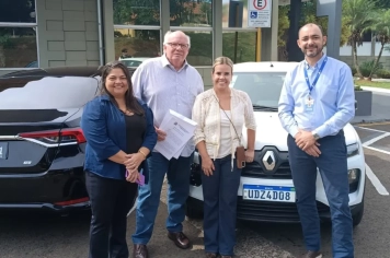 Saúde de Guaíra recebe novo veículo para fortalecer ações da Vigilância Sanitária