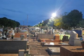 Cemitério começa a ser iluminado