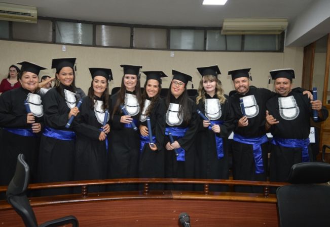 Univesp forma nove alunos em Pedagogia e Engenharia de Produção em Guaíra