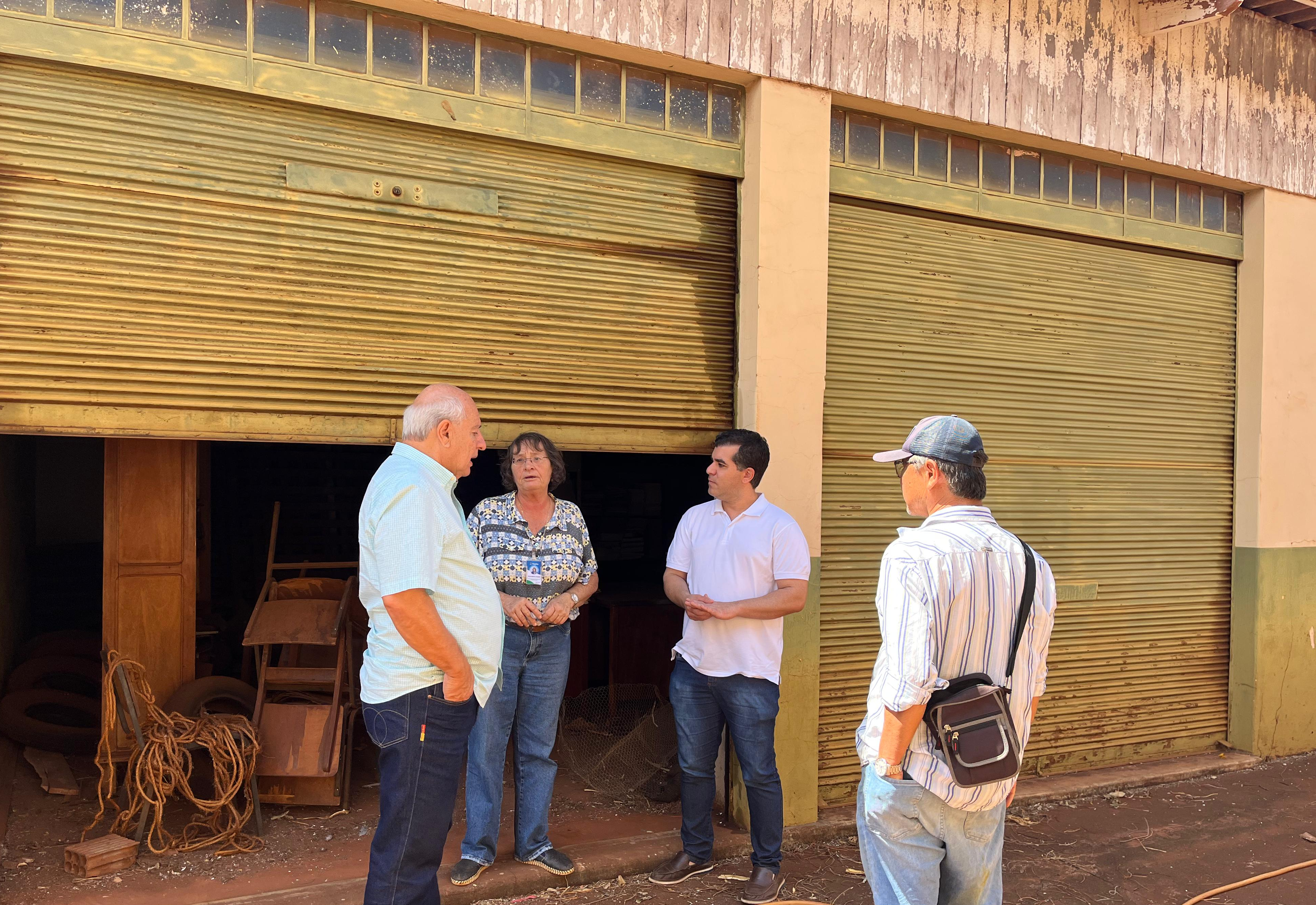 Guaíra fortalece o agro: nova sede da Agricultura e máquina para as estradas rurais