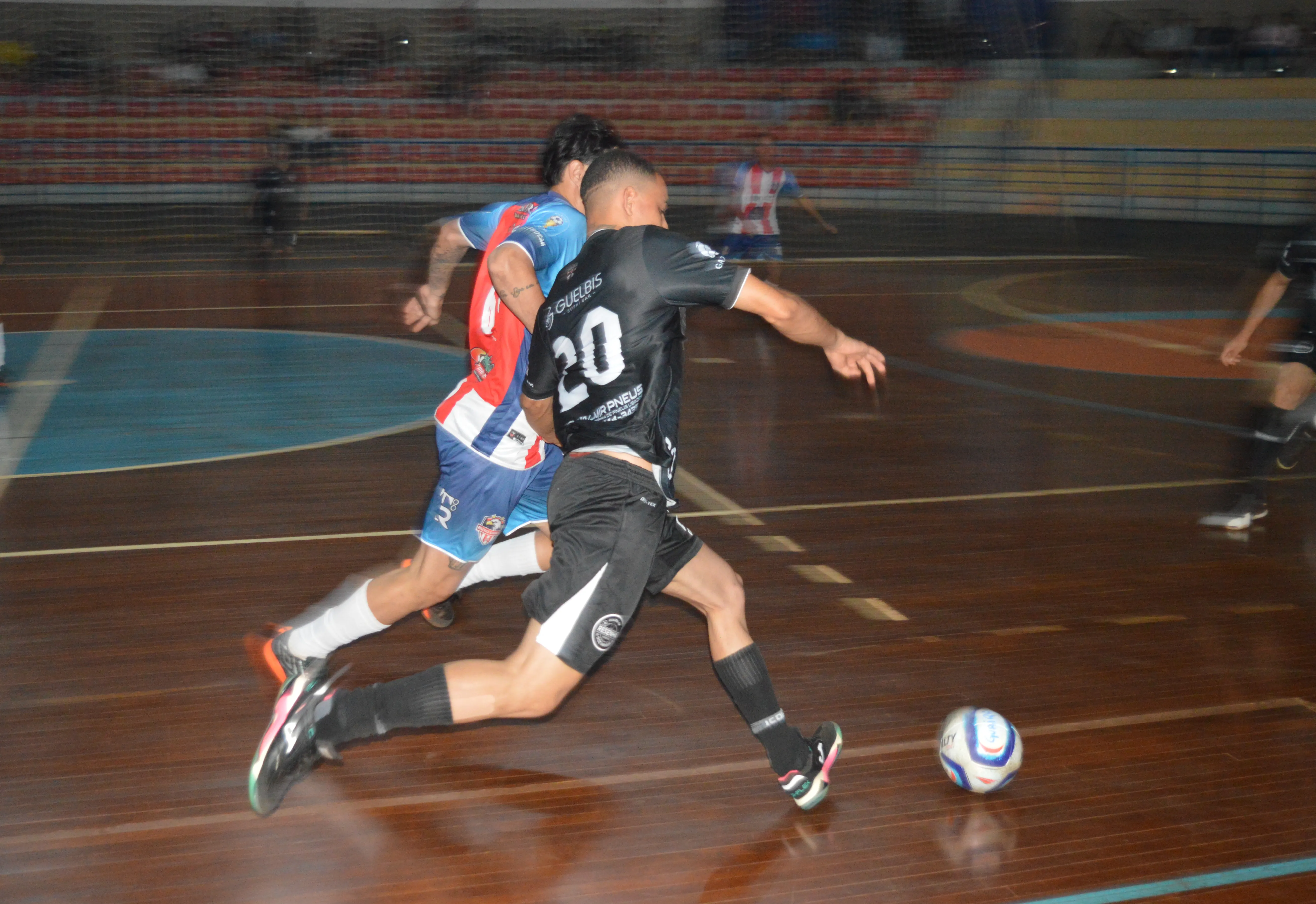 Taça Guaíra de Futsal agita ginásio de esportes com jogos disputados
