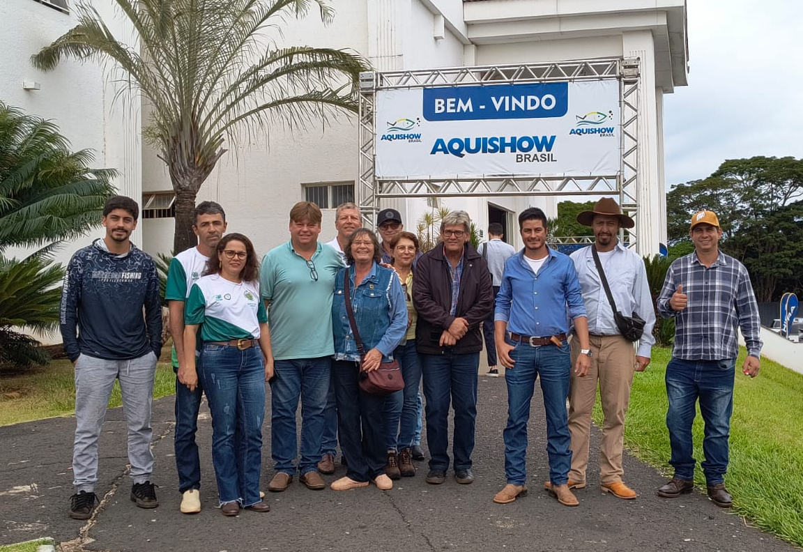 Comitiva de Guaíra explora inovações em aquicultura no Aquishow Brasil em Uberlândia 