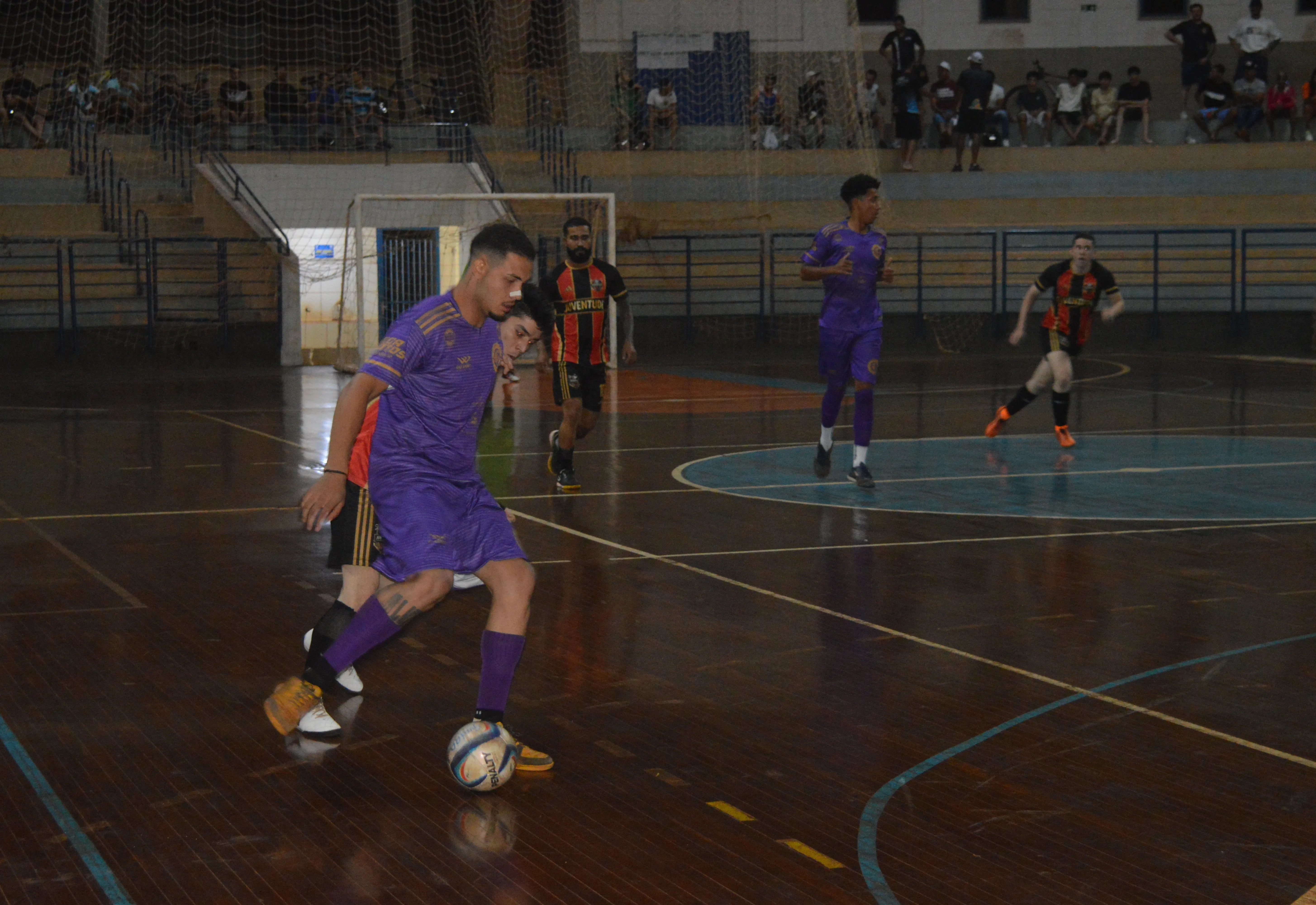 Goleadas agitaram a semana na 42ª Taça Guaíra de Futsal