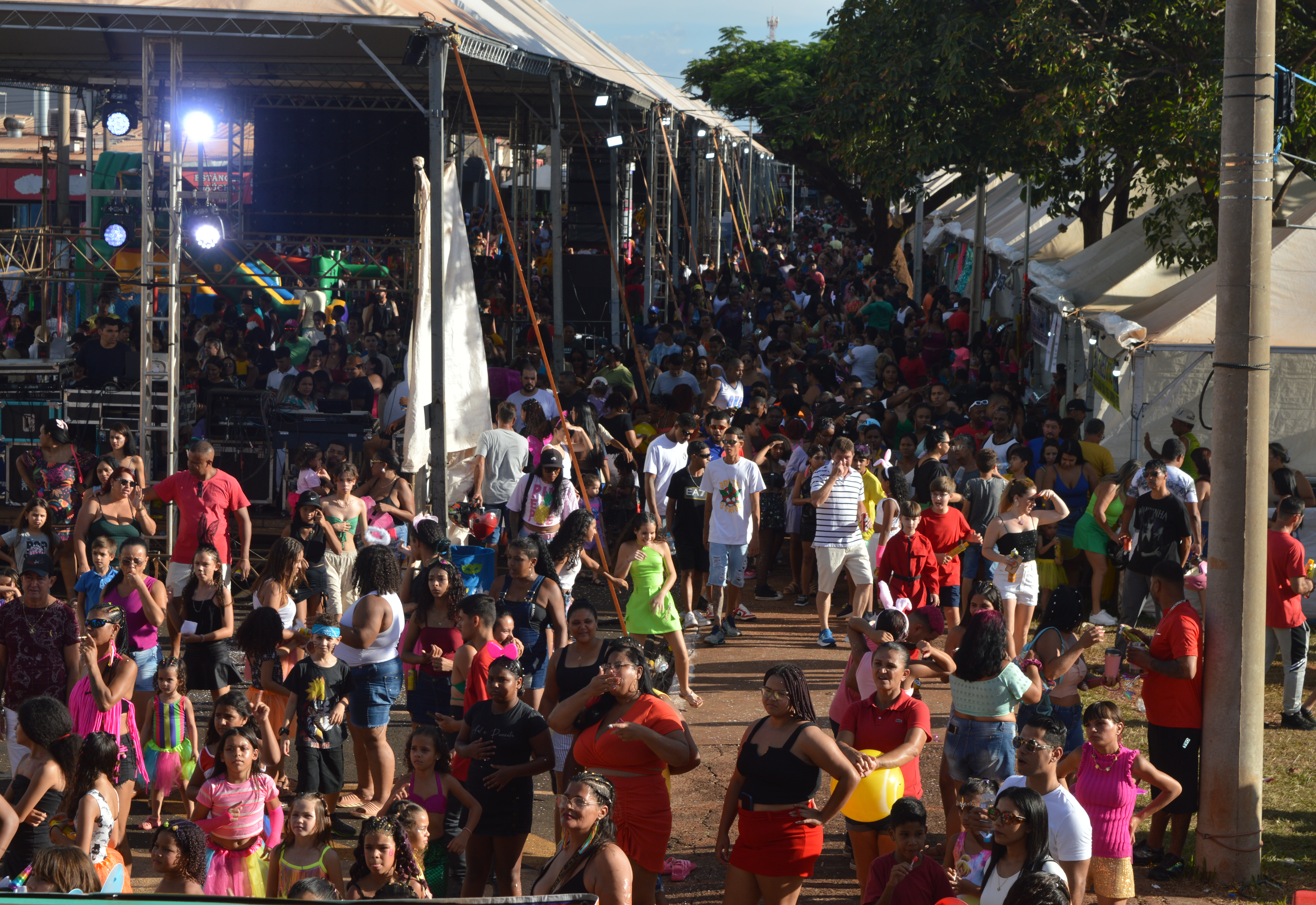 CarnaGuaíra 2025: A Folia que Não Pára um Minuto