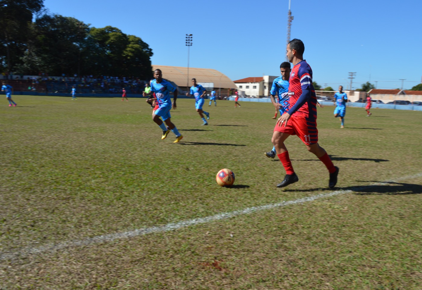 Semifinais do 30º Campeonato Varzeano Amador definem finalistas com gols e emoção