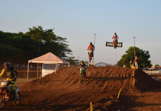 Motocross movimenta fim de semana em Guaíra