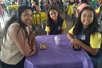 Foto relacionada - Prefeitura e Diretoria de Educação promovem festa para os aniversariantes do trimestre