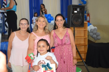 Foto relacionada - Formaturas da Educação Infantil Encantam Guaíra 