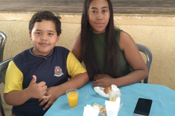 Foto relacionada - Prefeitura e Diretoria de Educação promovem festa para os aniversariantes do trimestre
