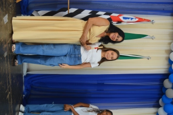 Foto relacionada - Guaíra celebra com alegria as crianças que se formam