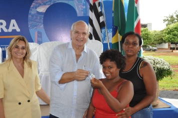 Foto - Entrega das casas do Programa Nosso Sonho Nosso Lar