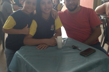 Foto relacionada - Prefeitura e Diretoria de Educação promovem festa para os aniversariantes do trimestre