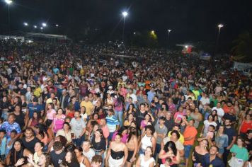 Público lota Parque de Exposições em show de Guilherme & Santiago