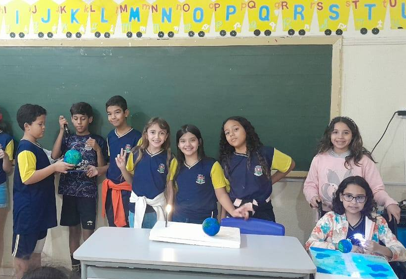 Experiência Científica na EMEF Francisco Gomes de Souza ensina sobre dia e noite