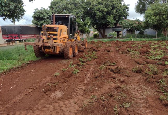 Prefeitura inicia revitalização do campo de futebol do bairro Cohab II