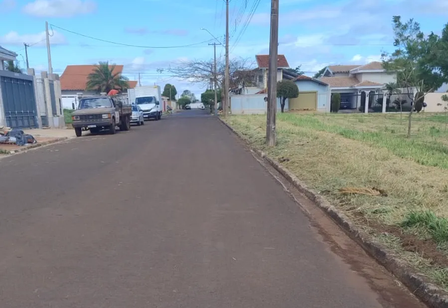 PREFEITURA DE GUAÍRA MANTÉM SERVIÇOS DE LIMPEZA DURANTE PONTO FACULTATIVO PARA COMBATE À DENGUE