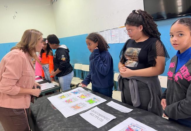 Administração municipal visita Culminância das Eletivas da escola Dalva Lellis