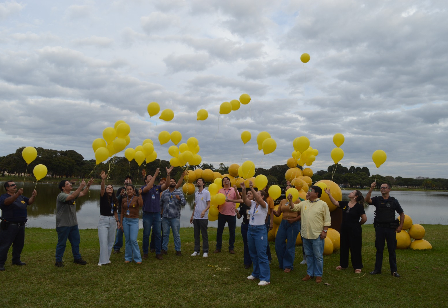 Maio Amarelo encerrado com revoada de balões