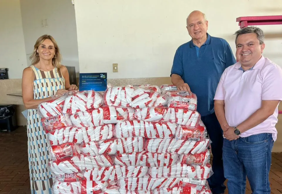 Tereôs doa uma tonelada de açúcar para entidades e Fundo Social